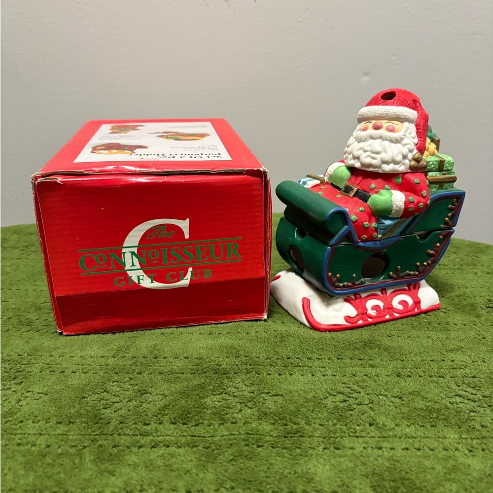 Santa Sleigh Potpourri (with original box)